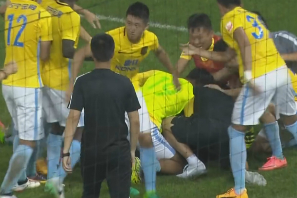 苏宁绝平最大功臣:替补上场的申花租借球员!几个瞬间感动江苏球迷