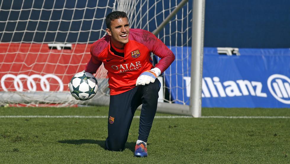 梅西巴萨一线队首秀时几岁,梅西在巴萨生涯的表现