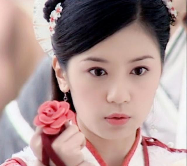 奶茶妹妹生了孩子气质不再！杨幂眼窝凹陷老十岁!AB的眼袋很惊人！