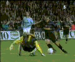 足球绝技,罗纳尔多被称为外星人的一战