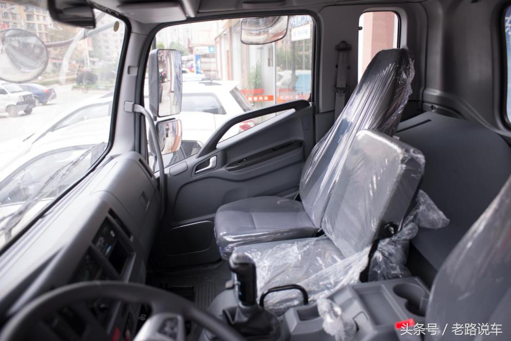 格尔发天然气用的什么发动机,格尔发纳威司达