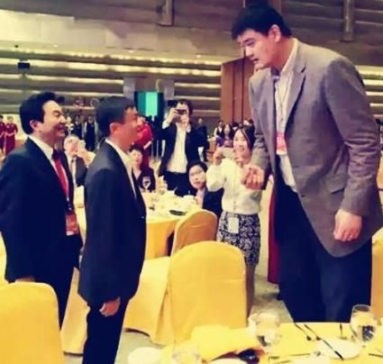 打铁还需自身硬,谁能拿下火箭队?中国篮球的春天来了