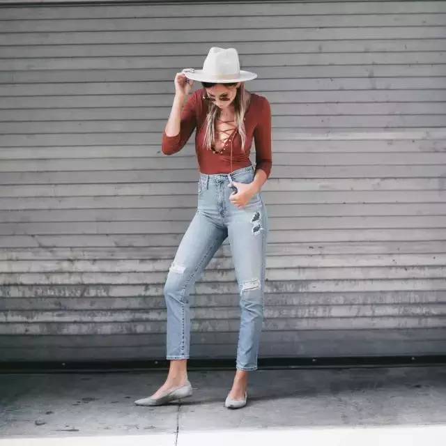 凉鞋绕腿绑带方法,凉鞋如何绑带缠腿