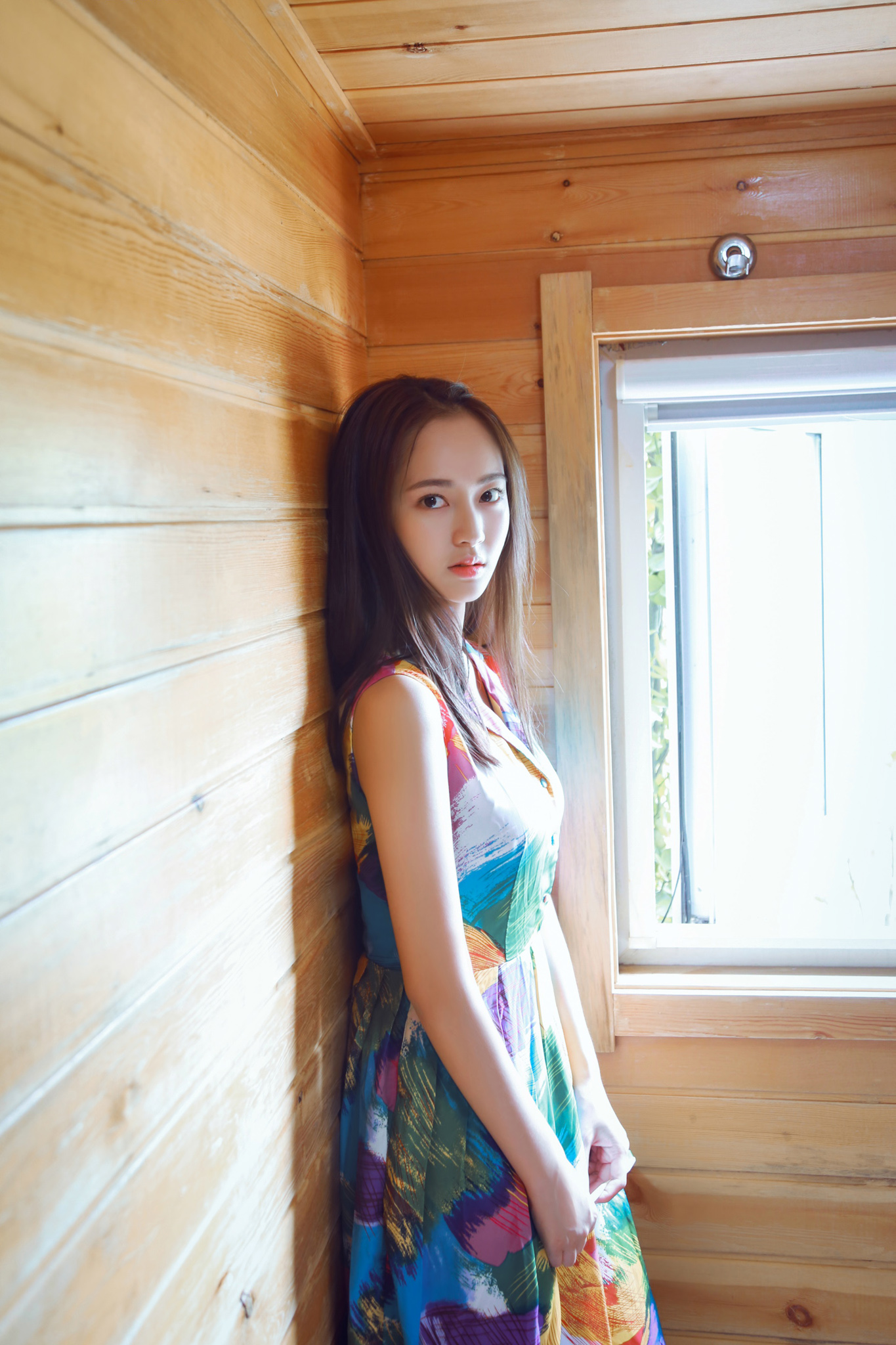 木屋里的小姑娘,围屋里的小姑娘