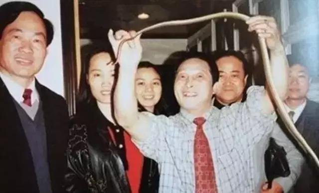 印度总理背后的“王林”，号称瑜伽包治百病，还靠“网红经济”狂赚千亿