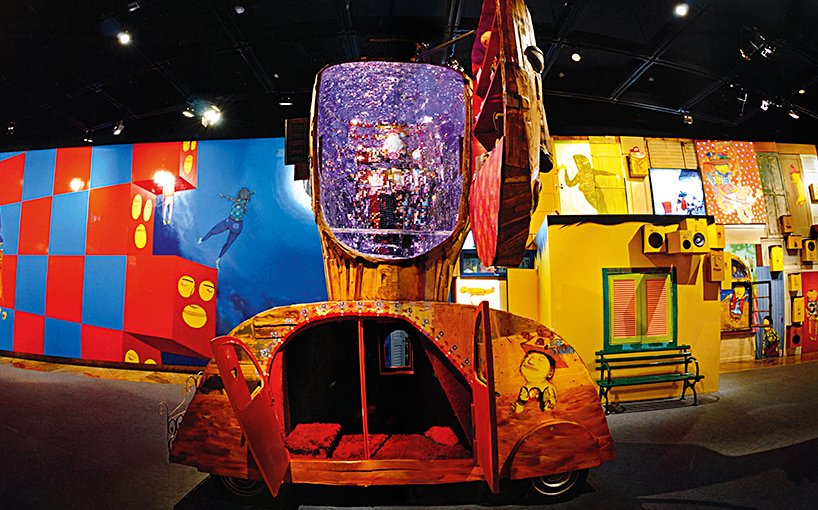 双生涂鸦组合OsGemeos特色：黄皮肤公仔