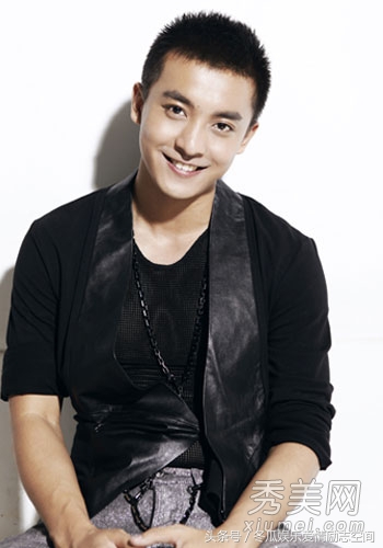 适合小脸方脸的发型男士,适合圆脸方脸男士流行发型