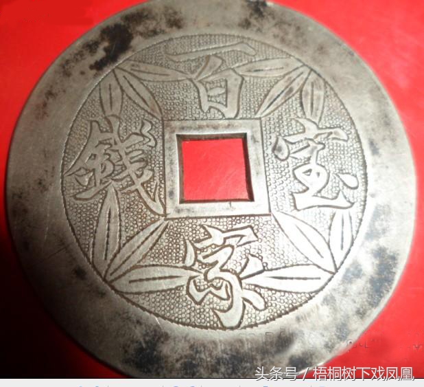 孩子挂锁有什么说法,姥姥给孩子挂长命锁习俗