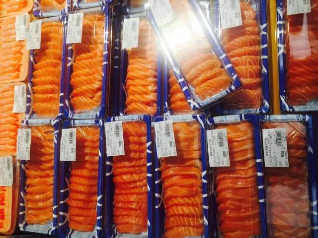 听说马云开了家作妖儿的水族馆，全城的大人都带着小孩冲过去了