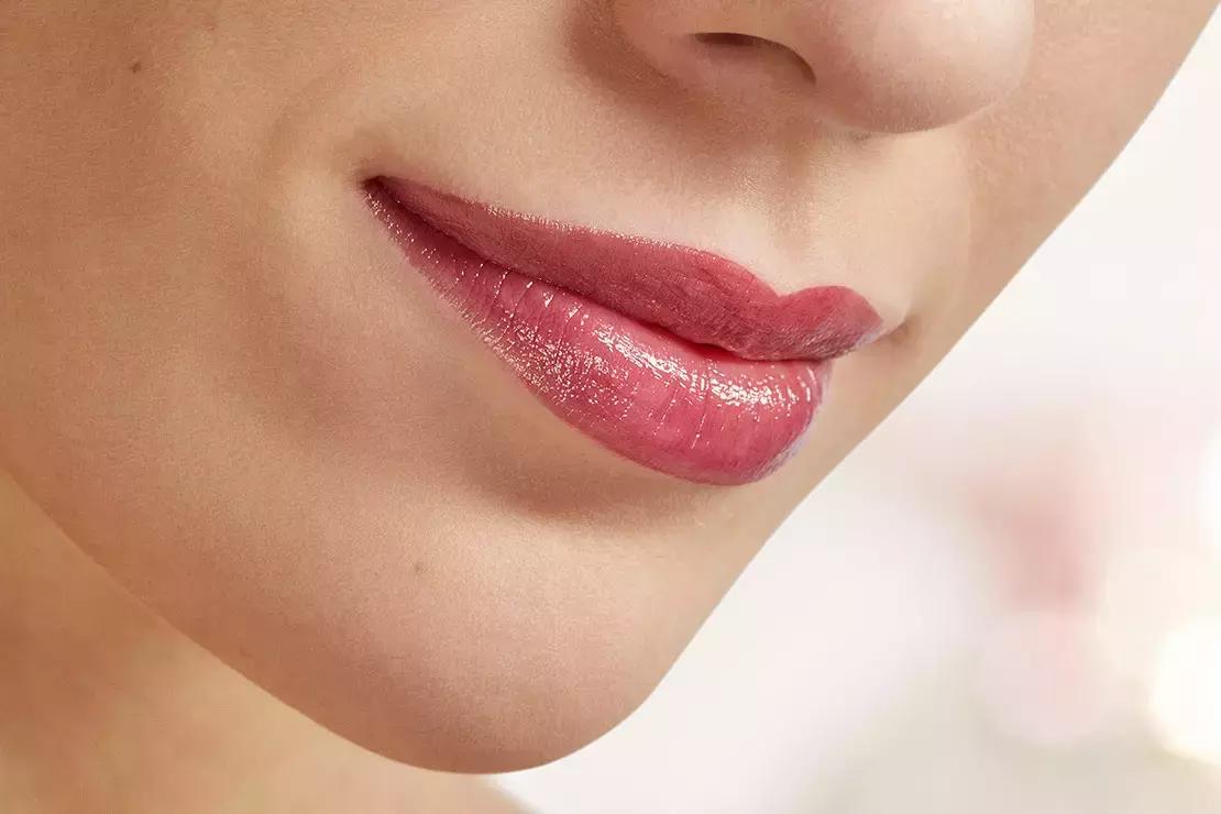 打败大牌的粉底液,揭秘堪比大牌的美妆护肤品