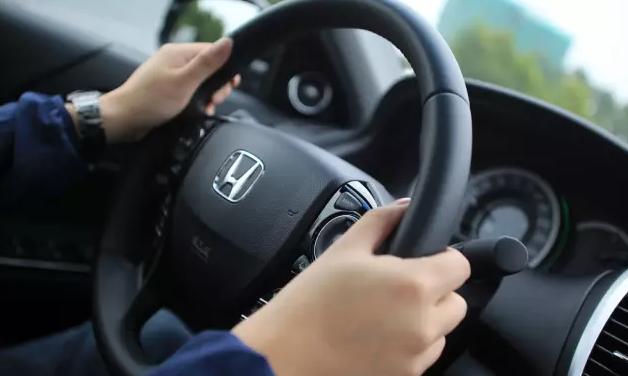 本田雅阁燃油版试驾测评,本田雅阁试驾全面解析