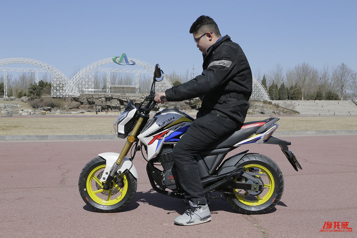 《原创试驾》城市运动小MINI力帆KPMINI摩托车试驾