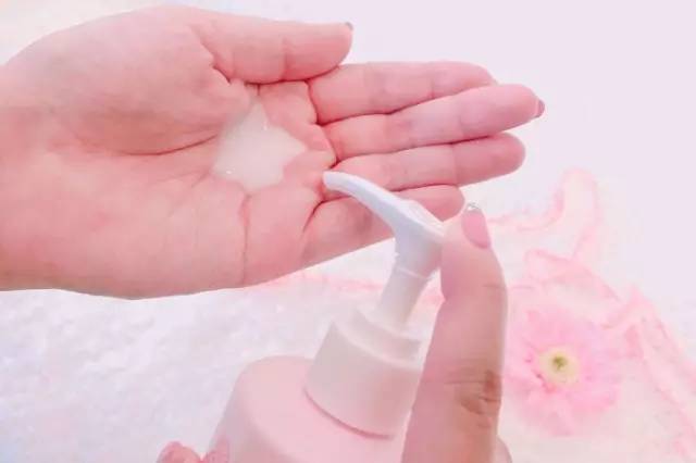 夏天用什么样的水乳啊,夏天要用水乳精华吗