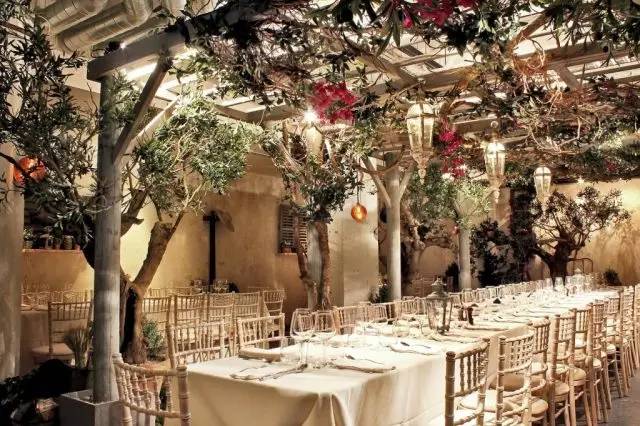 别不好意思美过新娘丨这些在婚礼赚尽眼球的裙子居然只花你两顿饭的钱？