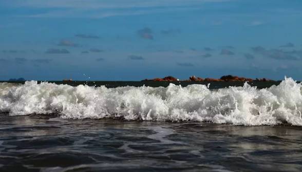 免费海边沙滩推荐,中山周边一日游沙滩