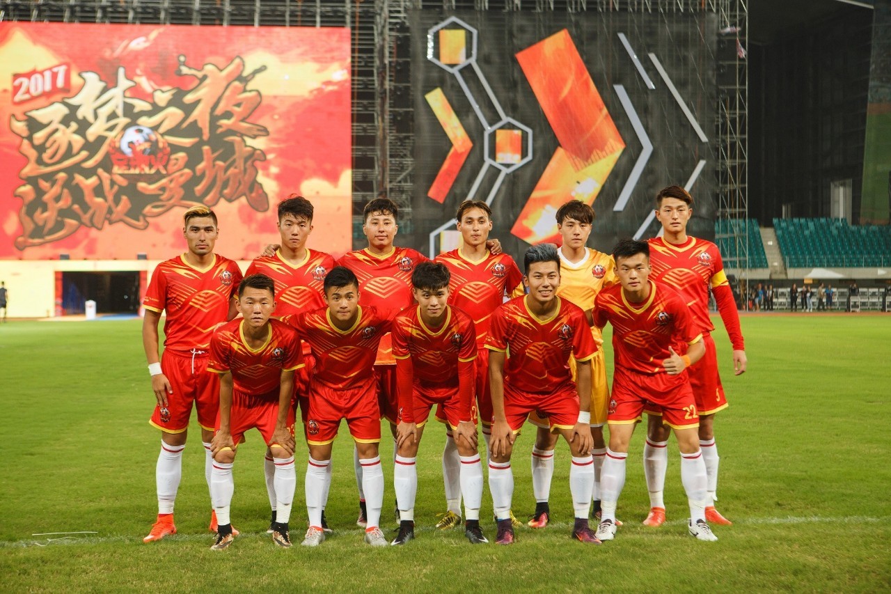 组个民间球队,挑战英超豪门劲旅,结果出乎意料!