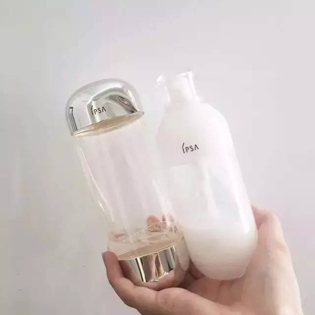 夏天用什么样的水乳啊,夏天要用水乳精华吗