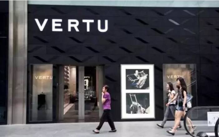 一台手机卖 247 万!刘强东戏言要亲自直升机配送的 VERTU,竟“被破产”了?!