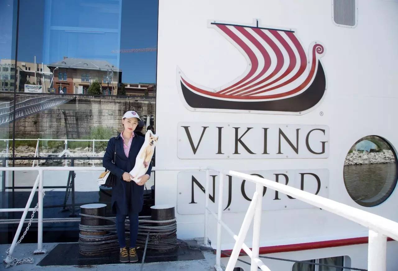 我生活在妙不可言的等待中,我们的生活在妙不可言的等待中