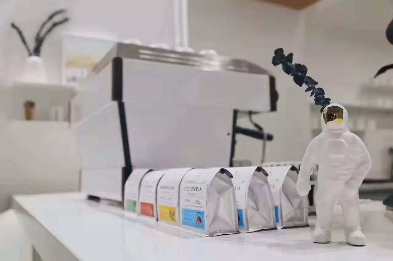 盛夏时光,相遇在菱角湖街角的北欧冷情咖啡店