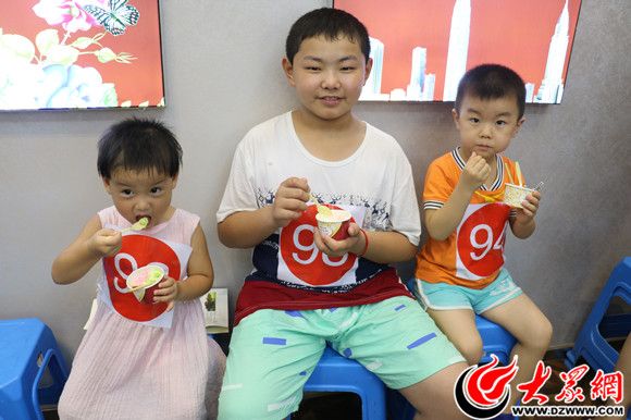 鍑叴澶╀笅浜插瓙娲诲姩,鍑叴澶╀笅鑿忔辰鏃ョ収