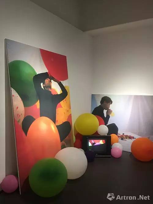 「带你看展览」街头、酒吧、工地…………没空间，大尾象是这样做展览的