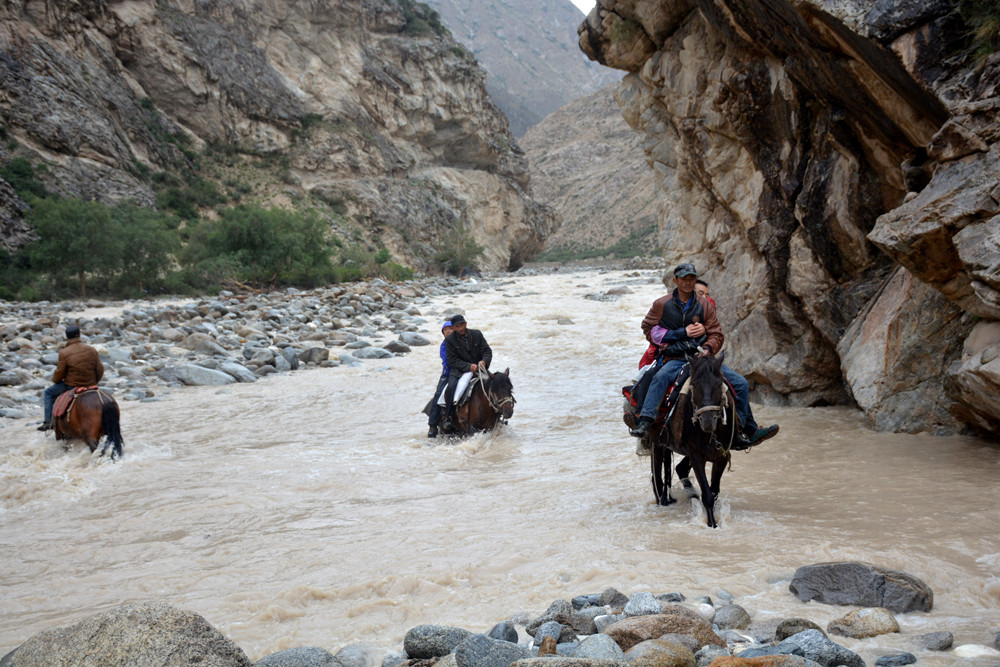行者无疆-6月乌孙，漂洋过海为圣湖，翻山越岭因初心