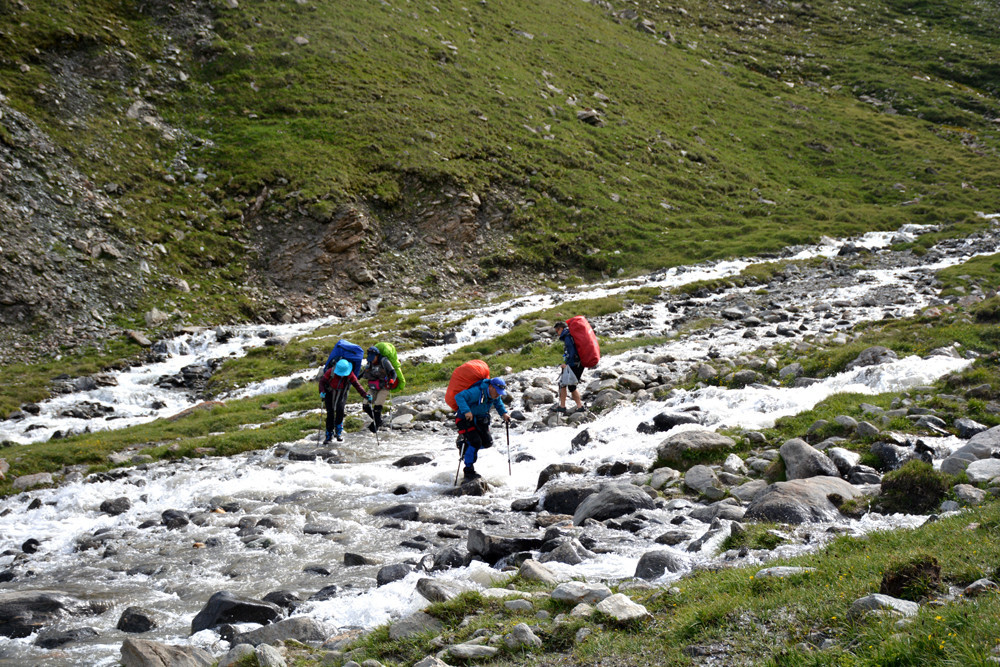 行者无疆-6月乌孙，漂洋过海为圣湖，翻山越岭因初心