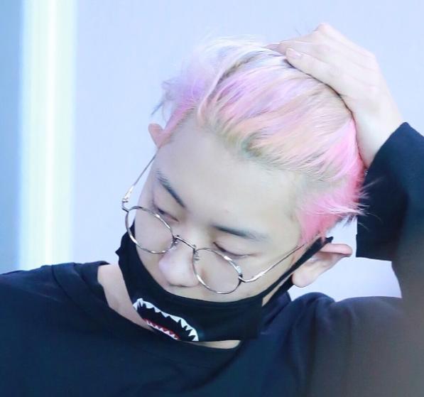 灿烈染过几种颜色的头发,灿烈齐刘海发型