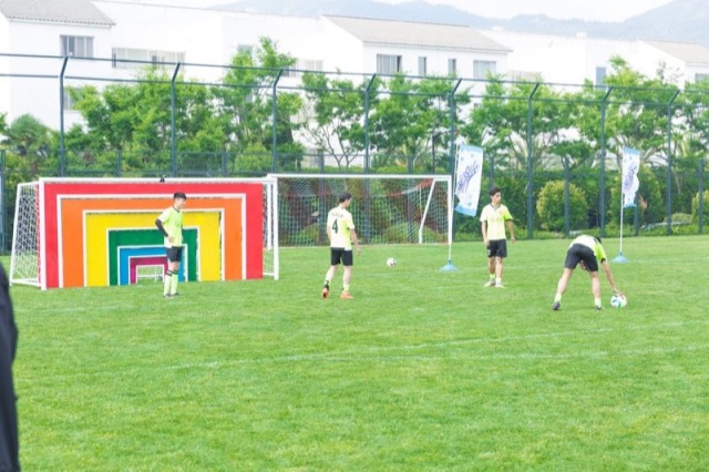 晋级总决赛的两支队伍谁赢了,晋级赛队伍剩下俩人