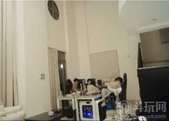 骚猪pdd打喷嚏视频,pdd自曝骚猪视频