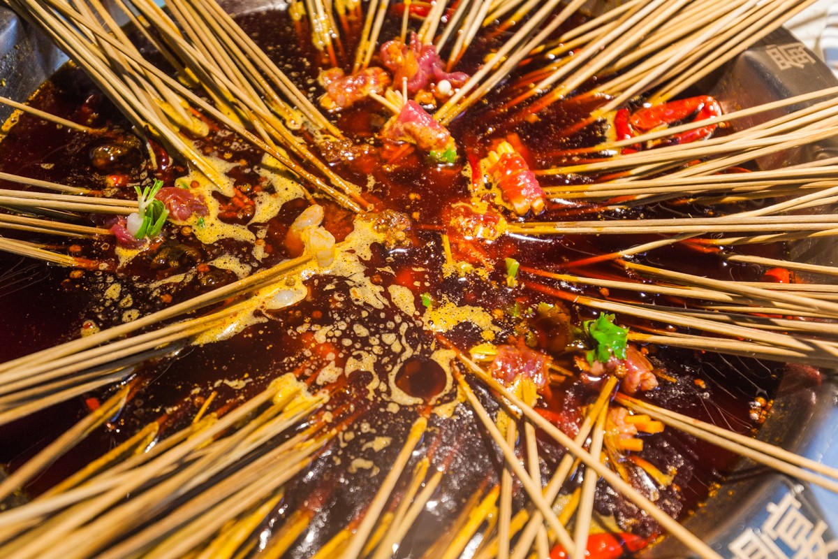 好吃得板!火爆兴文、珙县……的串串香火锅终于开到宜宾啦!一周吃7次都不够