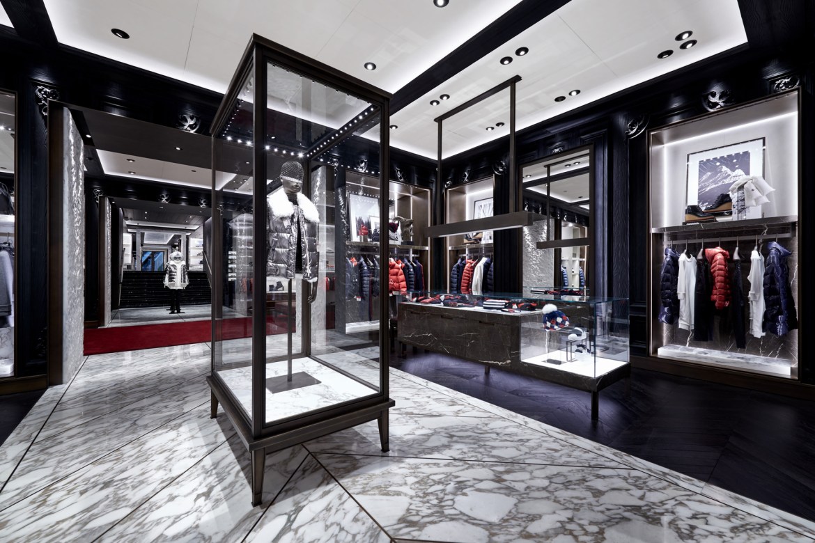 moncler香港哪里便宜,moncler香港t恤