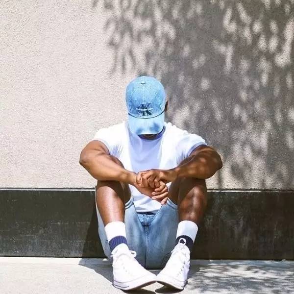 牛仔短裤怎么穿好看,牛仔短裤怎么穿比较好看