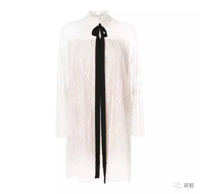 你的一字肩会让你增重10KG?还不是因为没有学习蔡依林的“露一半”穿法!