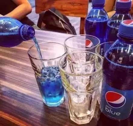 网“蓝”｜不用打飞的去巴厘岛，来上海就能喝到爆款蓝色可乐！（献给爱喝可乐的everybody