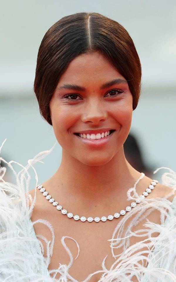 威尼斯电影节最佳红毯着装,再登威尼斯电影节红毯