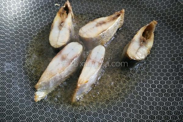 香煎白鳞鱼泡多久,香煎白鳞鱼鸡蛋