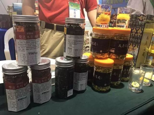 无锡吃货快去！2000多种商品，*疆新**红枣、台湾凤梨酥、阳山糯米饼分分钟抢空……看完只想立刻冲去现场！