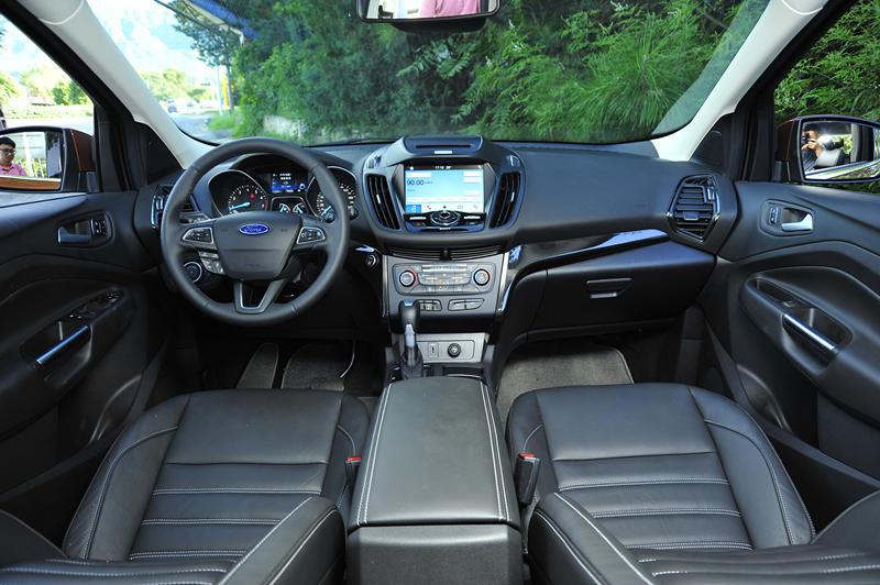 科雷傲和探界者哪个好,科雷傲和探界者