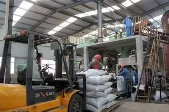 肥料结块了，你还在抡棍子敲吗？