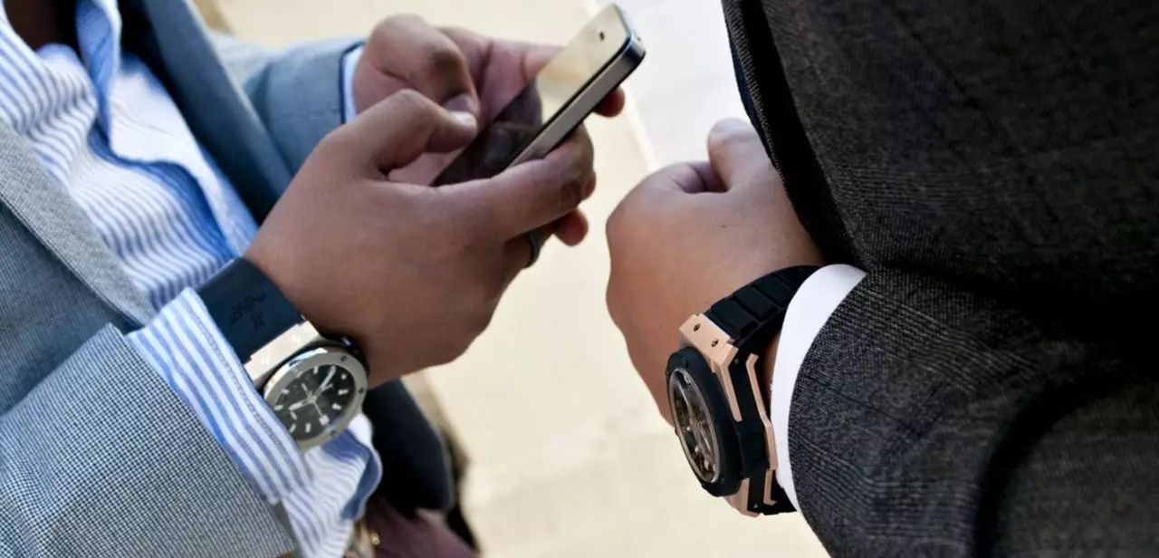 秀恩爱怎么能没有「情侣表」呢？从小众到大牌一次性安利给你