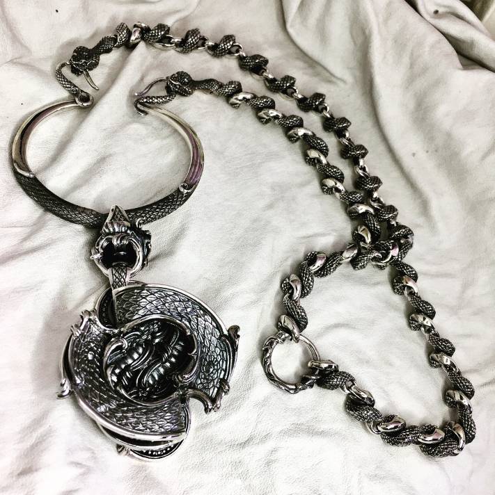 配饰除了丝巾还有什么,日本复古银饰品牌