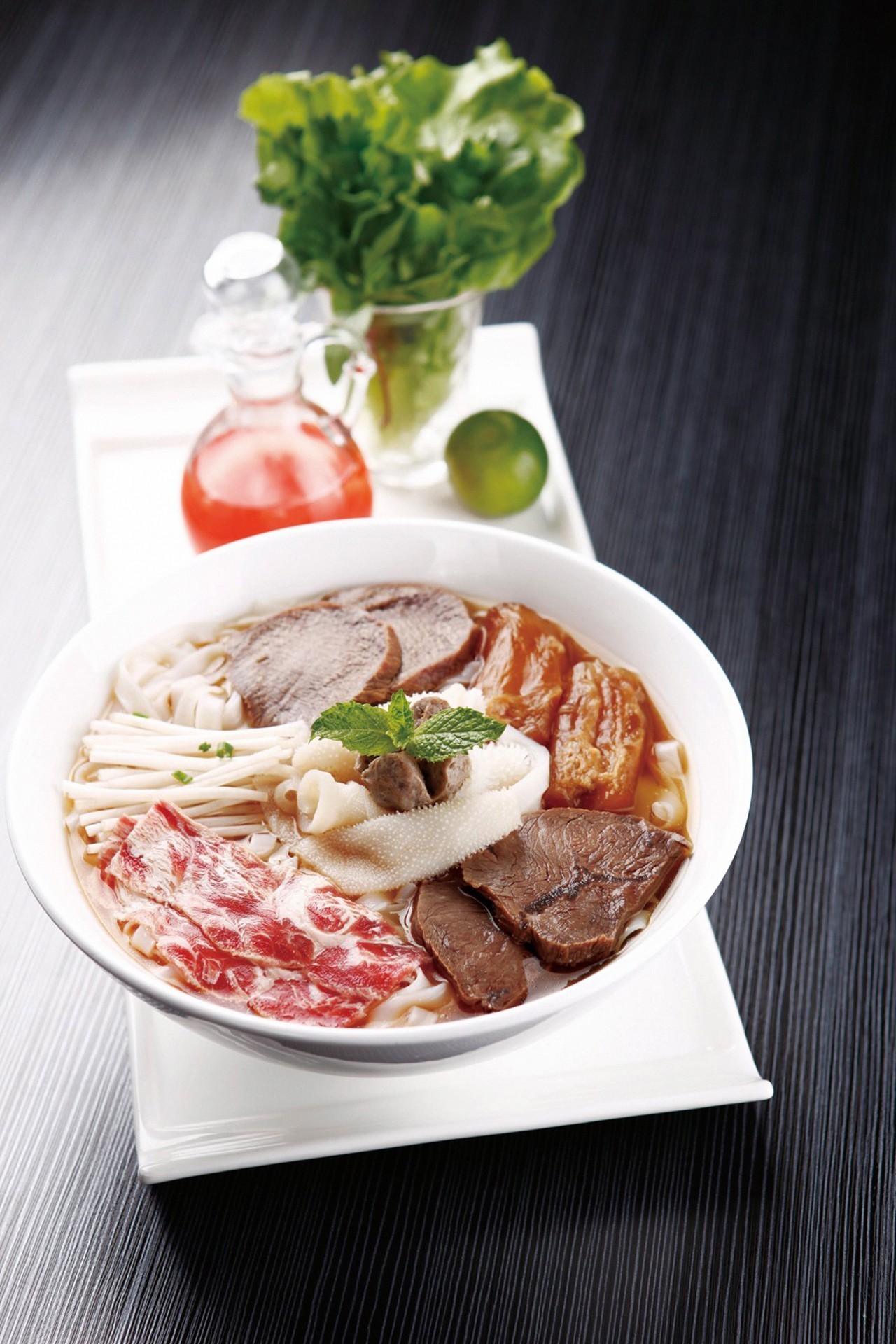 鲜报｜港丽餐厅越南河粉、海鲜饭全面上线！帝都CBD区鲜啤吧开启非洲风情