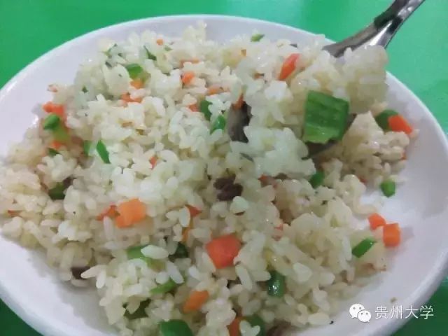 贵大周边美食,贵大背后美食街