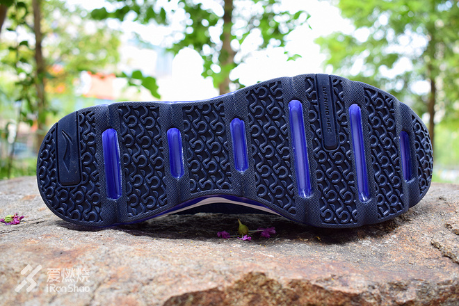 李宁剑影测评视频,李宁带气垫和碳板篮球鞋