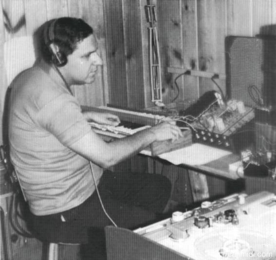 midi键盘配重选择,手感排名第一的midi键盘