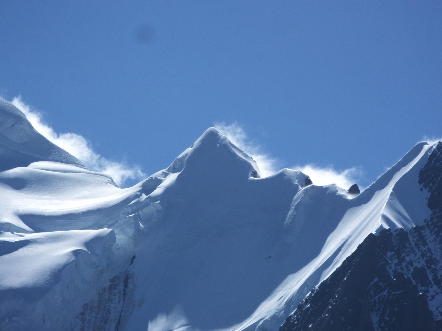泸亚东线沿途风景,泸亚线穿越原始森林