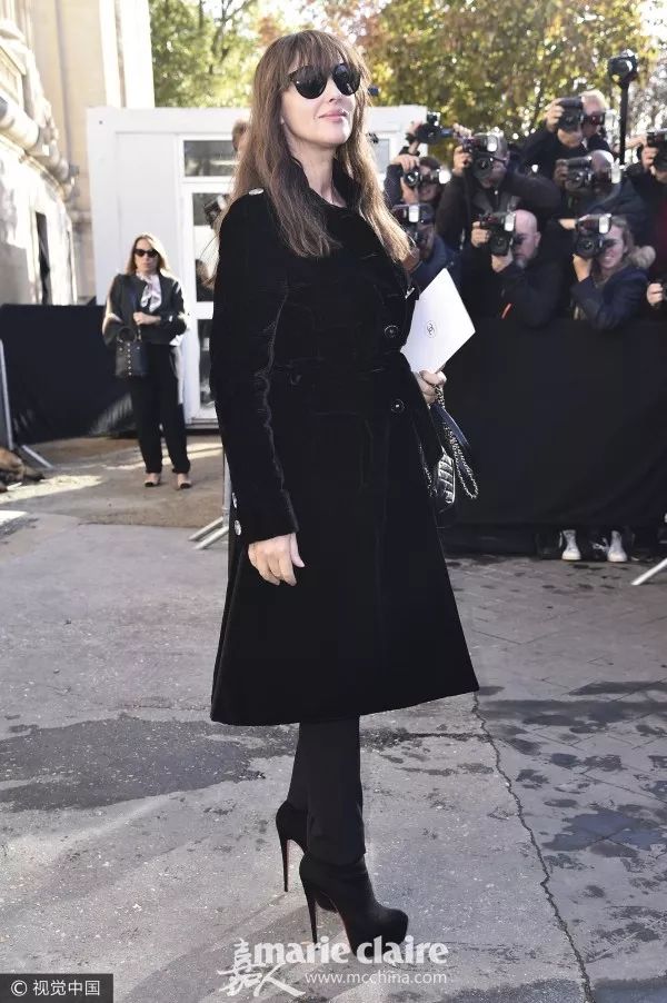 跟GD和表姐来到香奈儿“水帘洞”,看完我开始期待下雨天!