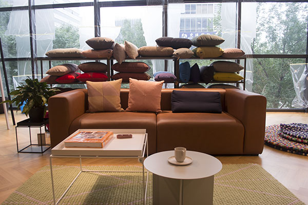 我们逛了逛HAY在北京的体验店，没想到长这样